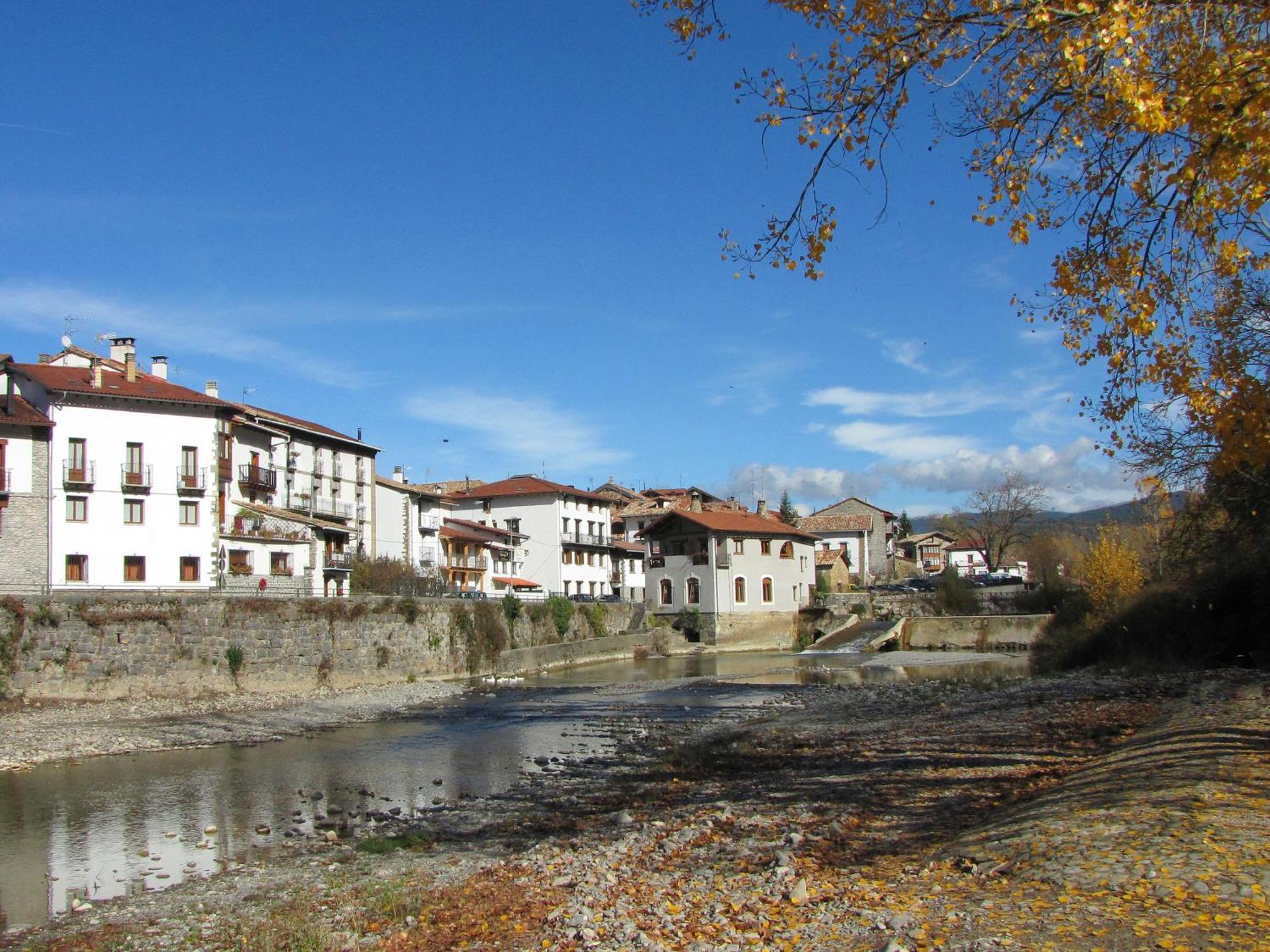 Casa Rural Urandi I Burgui Esterno foto