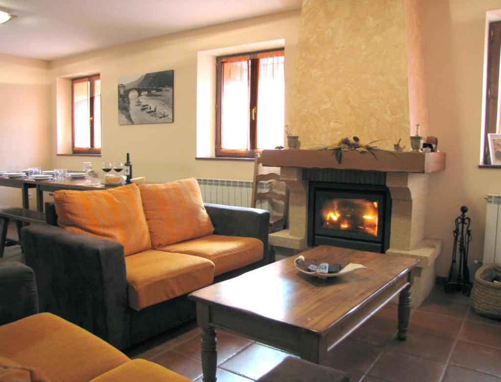Casa Rural Urandi I Burgui Esterno foto