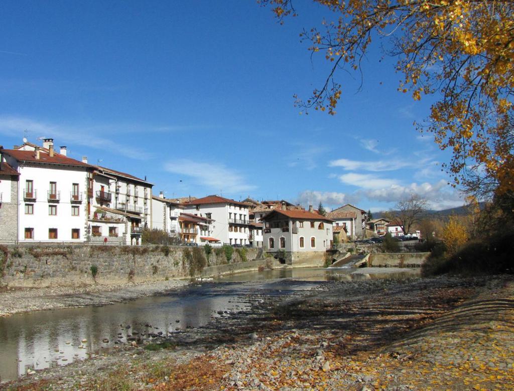 Casa Rural Urandi I Burgui Esterno foto